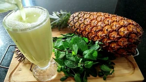 SUCO ABACAXI C/ HORTELÃ